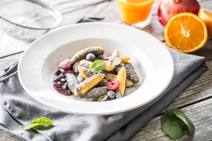 Rezept: Schupfnudeln mit Mohnbutter und Preiselbeermarmelade 8 Schupfnudeln mit Mohnbutter und Preiselbeermarmelade