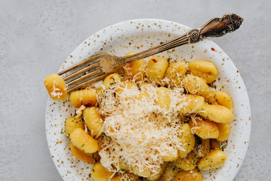 Rezept: Gnocchi mit Salbeibutter und Parmesan 2 Gnocchi mit Salbeibutter und Parmesan