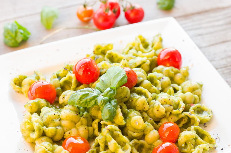 Pesto Sorten - alle Varianten neben Basilikum-Pesto im Überblick 13 Pesto Sorten alternative Varianten zum Basilikum Pesto